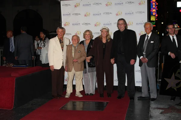 Roger Wllliams, Mickey y Jan Rooney, Diane Ladd, Jim Ladd, Bob Barker — Foto de Stock