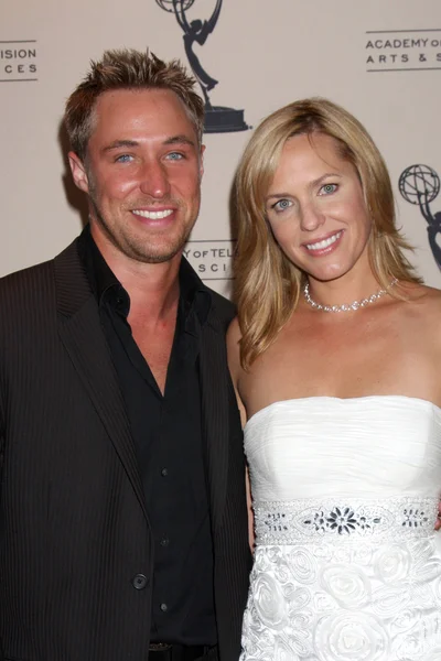 Kyle Lowder & Arianne Zucker — Stock Photo, Image