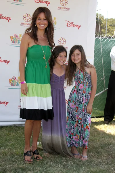 Brooke Burke and daughters — Stock Photo, Image