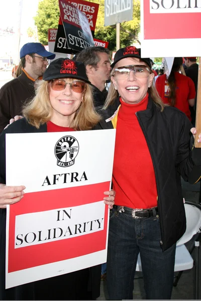 Denise Alexander and Leslie Charleson — Stock Photo, Image