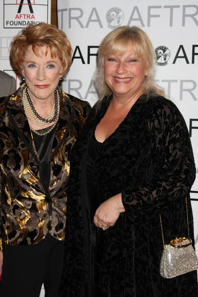 Jeanne Cooper & Beth Maitland — Stockfoto