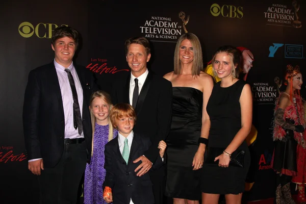 Bradley Bell & familj — Stockfoto