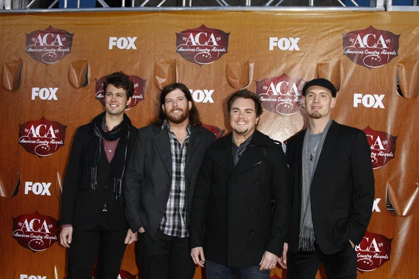 Chris Thompson, James Young, Mike Eli and Jon Jones of the Eli Young Band — Stock Photo, Image