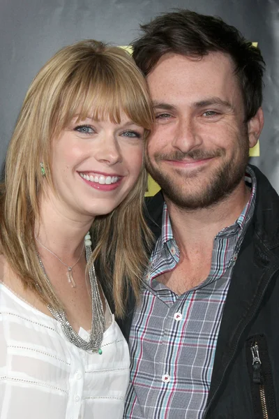 Mary Elizabeth Ellis, Charlie Day — Fotografia de Stock