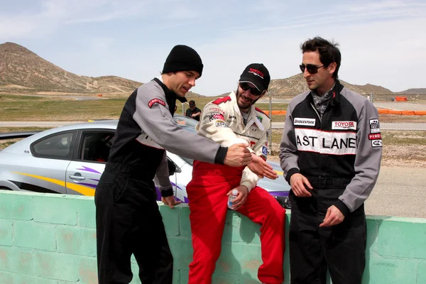 Zachary Levi, Keanu Reeves, & Adrien Brody discuss racing — Stock Photo, Image