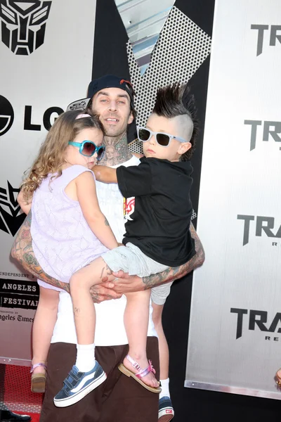 Travis Barker & niños — Foto de Stock