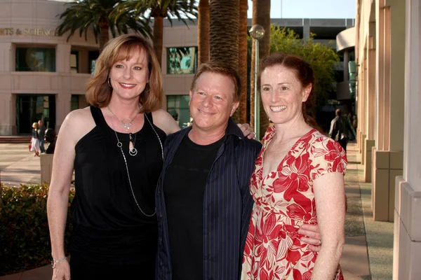 Mary Beth McDonough, Eric Scott y Kami Cotler — Foto de Stock