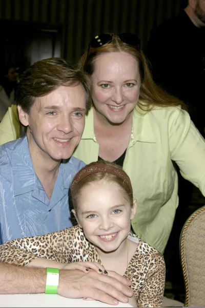 Darcy Rose Byrnes & her Parents — Stock Photo, Image