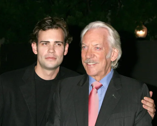 Donald Sutherland e hijo Rossif Sutherland —  Fotos de Stock