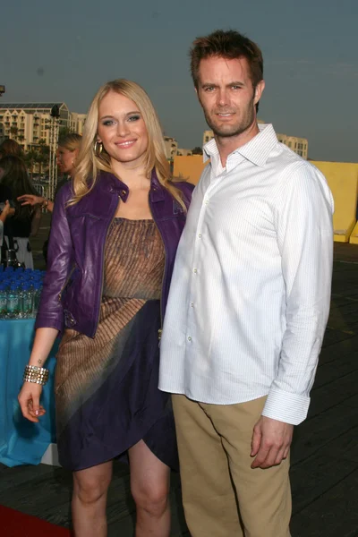 Leven rambin und garrett dillahunt — Stockfoto