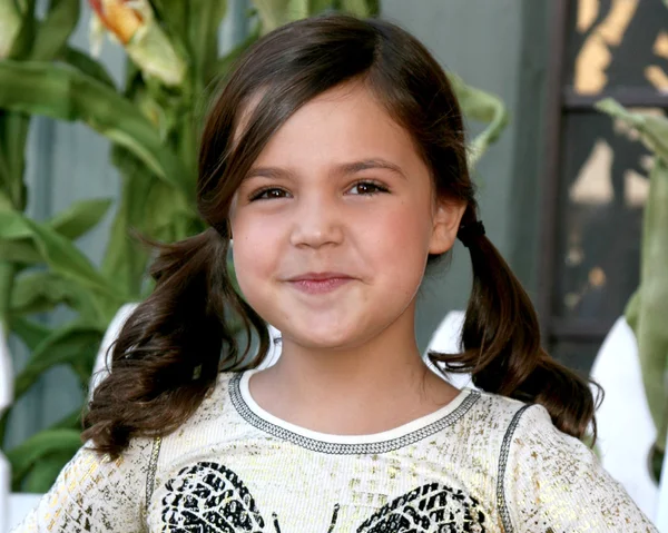 Bailee Madison — Photo