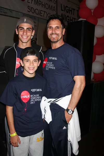 Don Diamont and sons — Stock Photo, Image