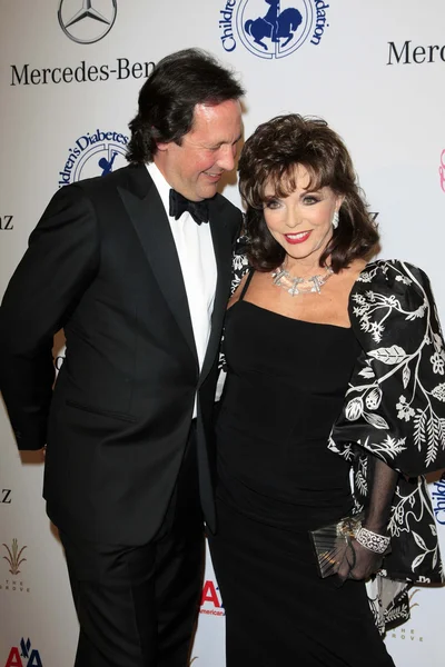 Joan Collins, husband Percy Gibson — Stock Photo, Image