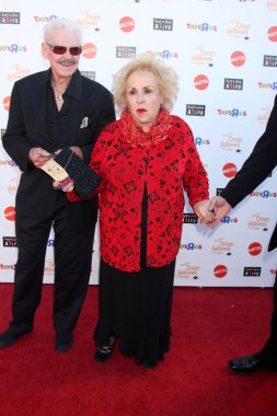 Doris Roberts