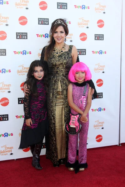 Maria Canals-Barrera avec ses filles Bridget Barrera et Madeleine Barrera — Photo