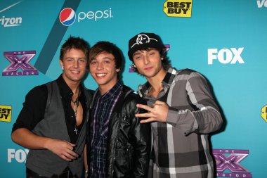 emblem3 - chadwick, keaton stromberg, wesley stromberg çekti
