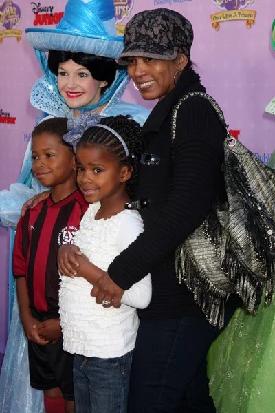 Angela bassett, bronwyn altın vance, slater josiah vance — Stok fotoğraf