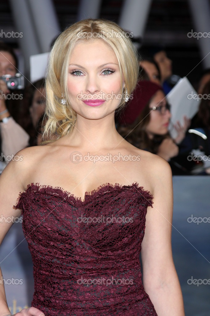 Myanna buring photos