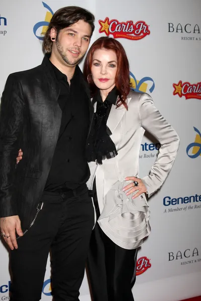 Navarone Garibaldi, Priscilla Presley — Photo