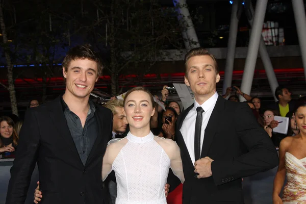 Max Irons, Saoirse Ronan, Jake Abel — Stock Photo, Image