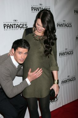 adam gregory ve eşi