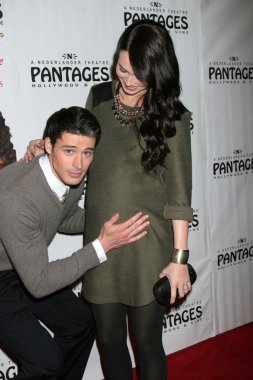 adam gregory ve eşi