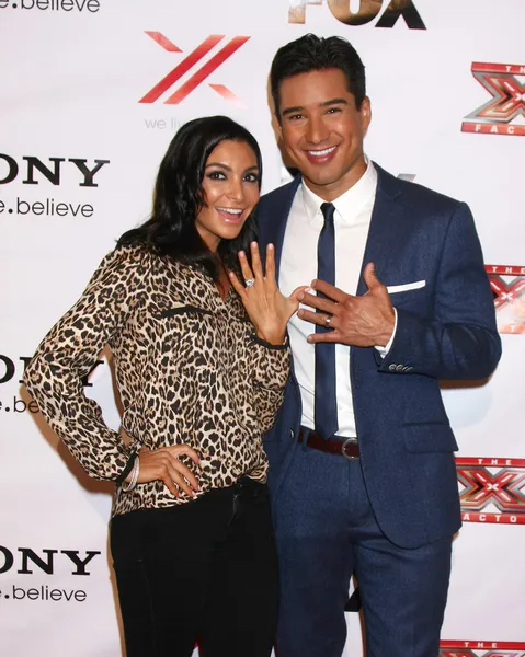 Courtney Mazza, Mario Lopez — Stockfoto