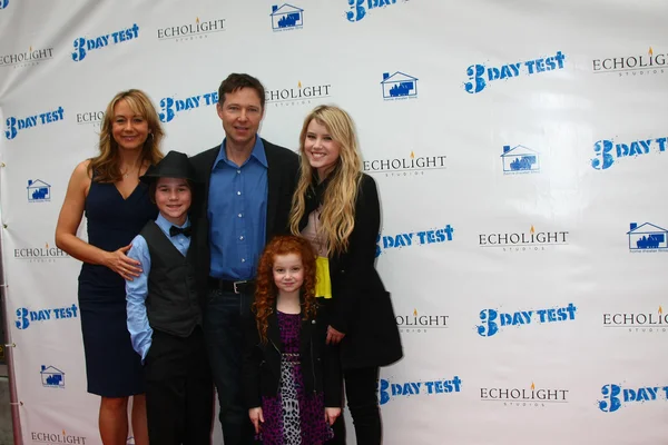 Megyn Price, Aidan Potter, George Newbern, Francesca Capaldi, Taylor Spreitler — Stock Photo, Image