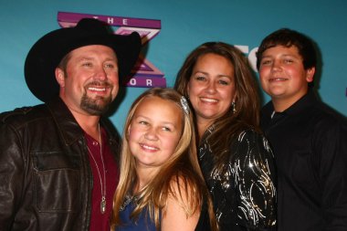 Tate stevens - 2012 x Factor, ailesiyle birlikte kazanan