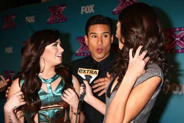 Demi Lovato, Mario Lopez, Terri Seymour — Stock Photo, Image