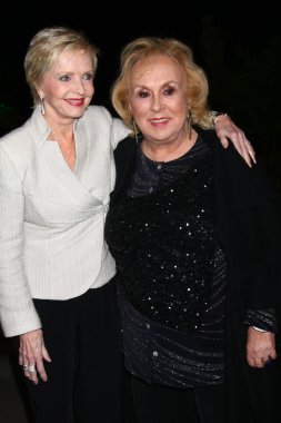 Florence Henderson, Doris Roberts