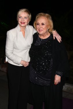 Florence Henderson, Doris Roberts
