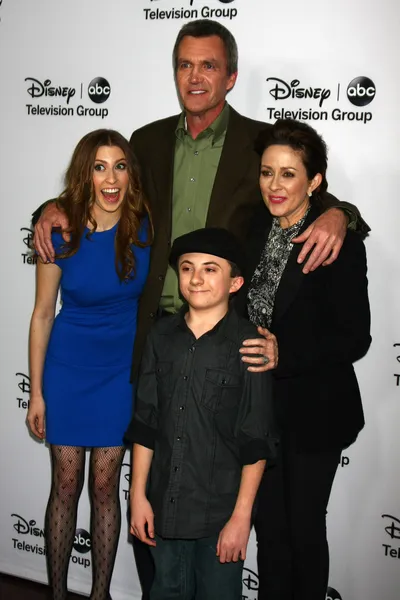 Eden Sher, Neil Flynn, Patricia Heaton, Atticus Shaffer — Stock Photo, Image