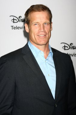 Mark Valley