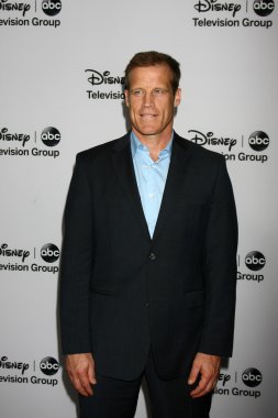 Mark Valley