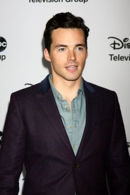 Ian Harding