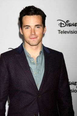 Ian Harding