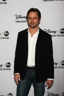 Charles Esten