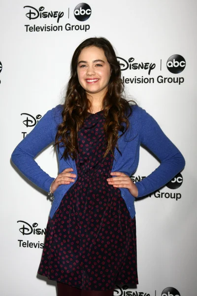 Mary Mouser — Photo