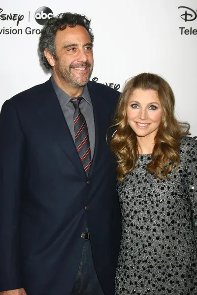 Brad Garrett, Sarah Chalke —  Fotos de Stock