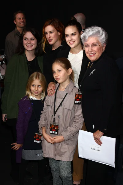 Marlene willis z wnuczki hayley willis, sienna willis, tallulah belle willis, rumer willis — Zdjęcie stockowe