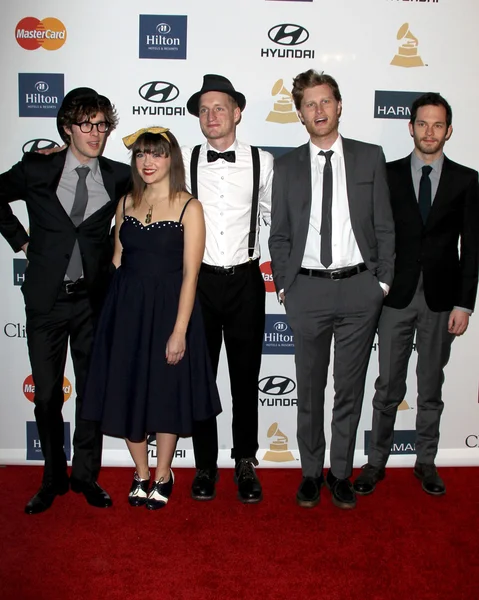 The Lumineers - Stelth Ulvang, Neyla Pekarek, Jeremiah Fraites, Wesley Schultz, Ben Wahamaki — Stock Photo, Image