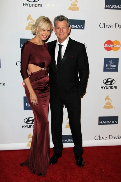 Yolanda Hadid, David Foster — Stock Photo, Image