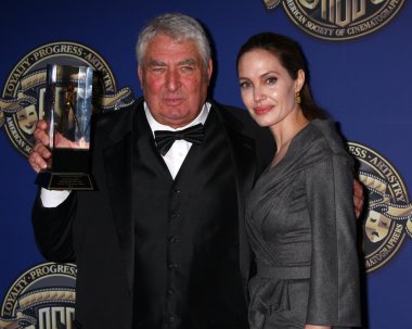 Dean semler, yaşam boyu başarı ödülü angelina jolie tarafından sunulan