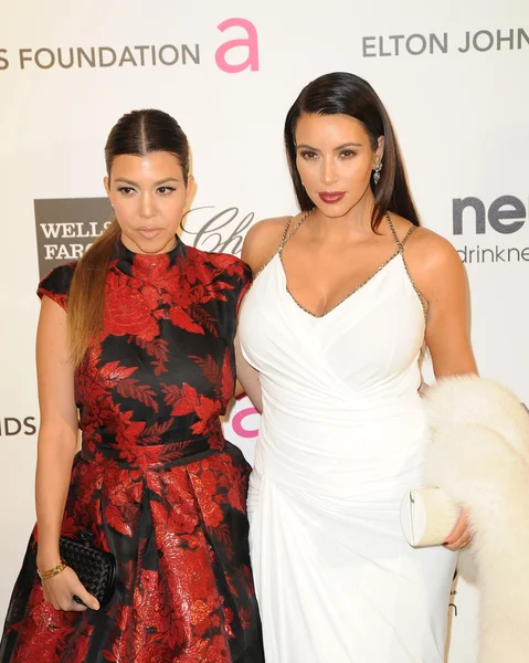 Kourtney Kardsahian, Kim Kardashian — Stock Photo, Image