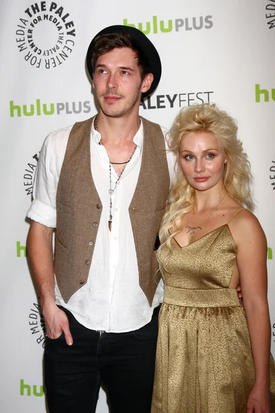 Sam Palladio, Clare Bowen — Stock Photo, Image