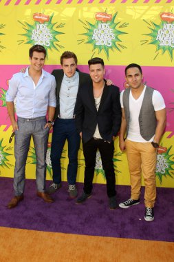 büyük rush - logan henderson, kendall schmidt, james maslow, carlos pena jr