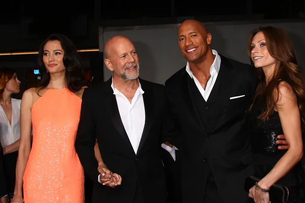 Emma Heming, Bruce Willis, Dwayne Johnson, Lauren Hashian — Stock Photo, Image