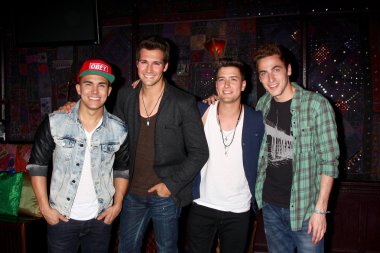 Carlos Roberto Pena Jr., James Maslow, Logan Henderson, Kendall Schmidt