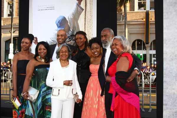 Rachel Robinson et la famille de Jackie Robinson — Photo